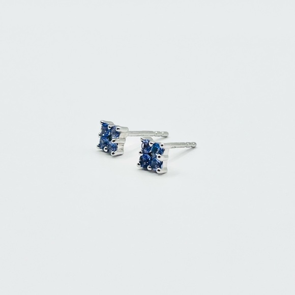 .50 CT Natural Tanzanite Studs - Picture 3 of 4